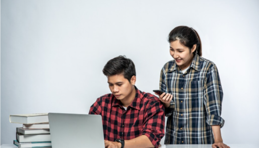 Grammarly vs Hemingway Editor for Students: Which Writing Tool Should You Choose?